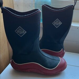 Kids Muck Boots Black and Red Winter Rain Waterproof Boots Kid size 6 EU size 36